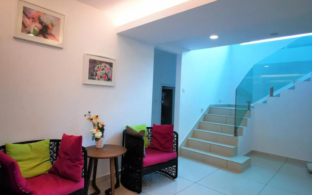 Secret Garden Warni Villa (MUAR)