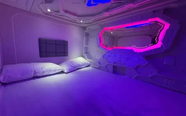 Hostel Space Capsule