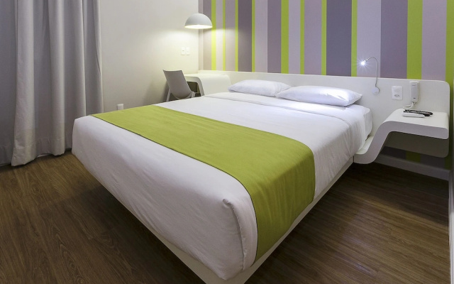Dmax Hotel