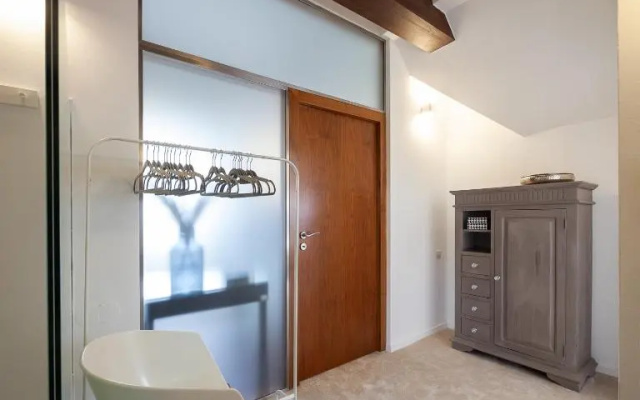 Silver Willow Luxury Apartment