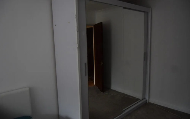 1-bed Apartment in Croydon -free Parking, Wifi