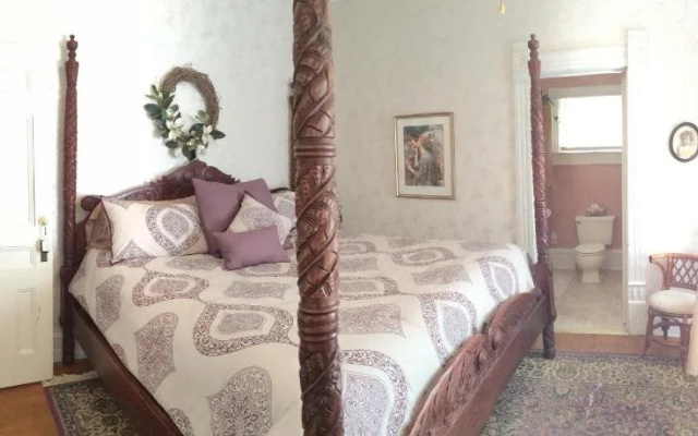 Grand Avenue Bed and Breakfast