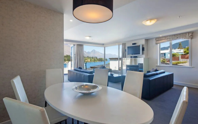 Luxury Lake Suites