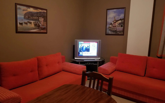 Apartament Emiri Golem