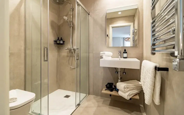 A8- Seaclub Suites by Roomservices