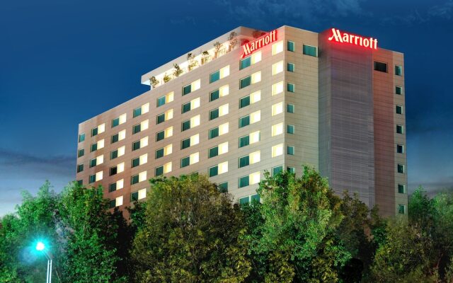 Mexico City Marriott Reforma Hotel вид на фасад