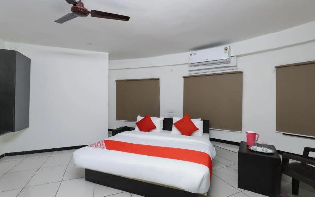 Hotel Tilak by OYO Rooms