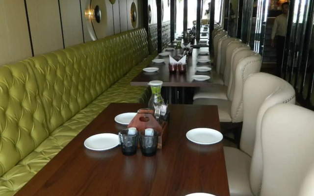 Suyash Palace Hotel