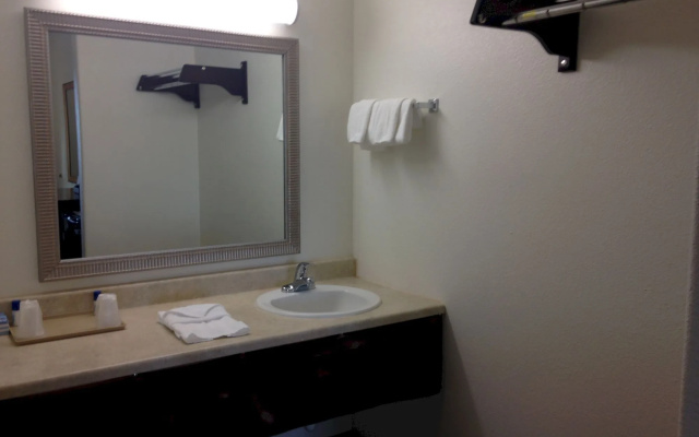 America Inn & Suites