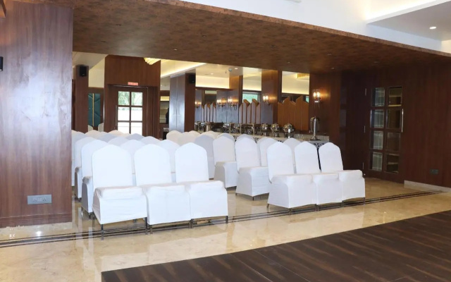 Hotel Golden Nest - Thane
