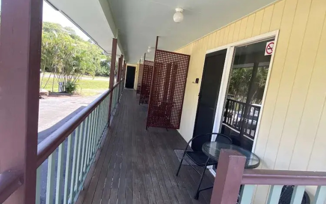 Agnes palms motel