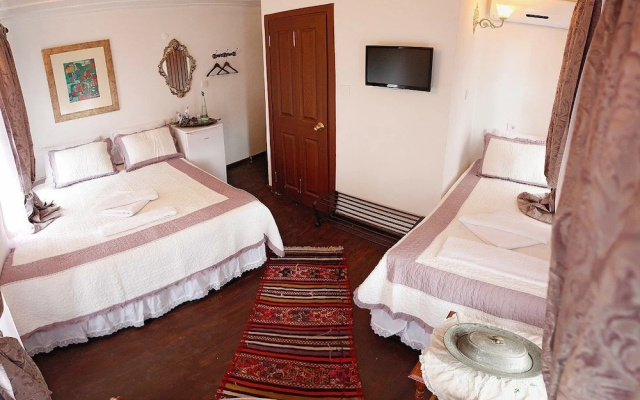 Marjolaine Hotel