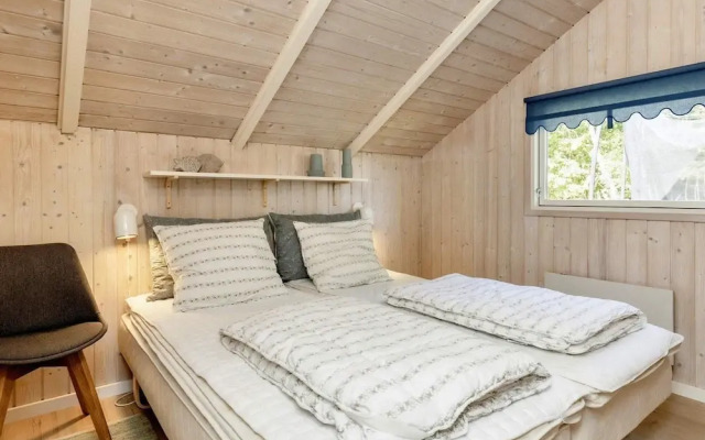 6 Person Holiday Home in Vaeggerlose