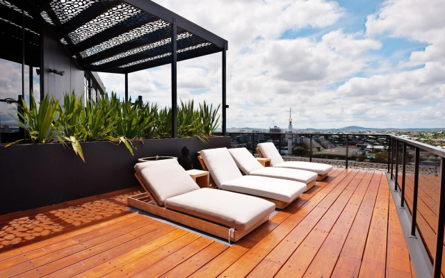 Botanica Residences