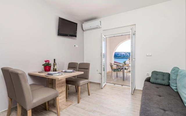 Amazing Apartment in Stara Novalja With 1 Bedrooms and Wifi