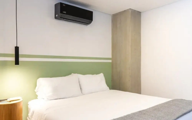 Spectacular 3 BR w/ Balcony in Laureles Medellín