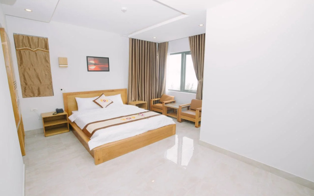 Tan Hoang Long Hotel