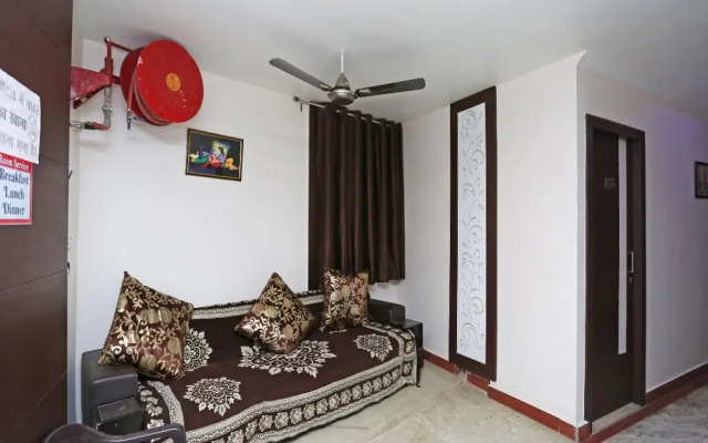 Hotel B R International by OYO Rooms