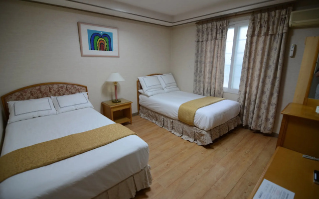 Four Season Youth Hostel
