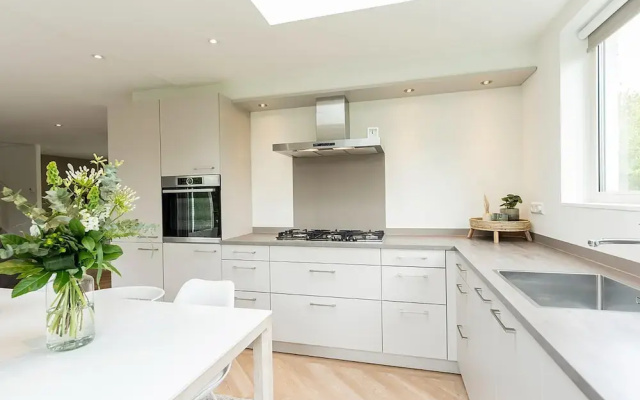 Nice, Modern Furnished Holiday Home