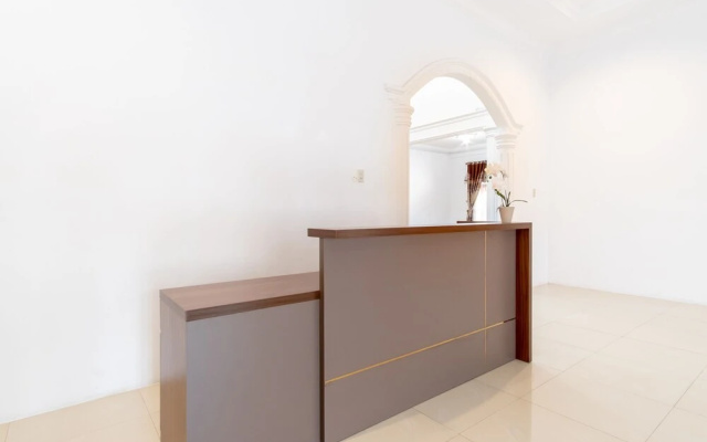 Medan Guest House by OYO Rooms