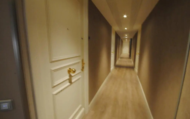 Le Palais Rouaze / Beg4012 / 2p