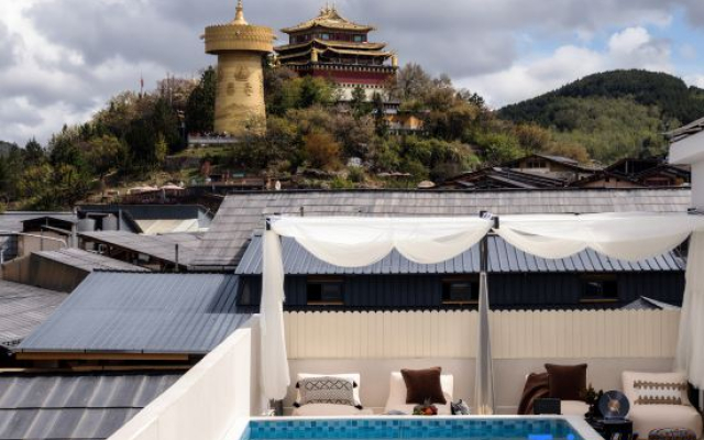 Chantilly Left Bank French Designer Homestay