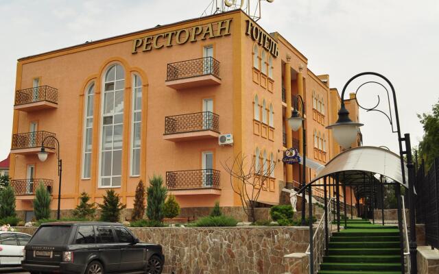 Premier Hotel Shafran Сумы вид на фасад