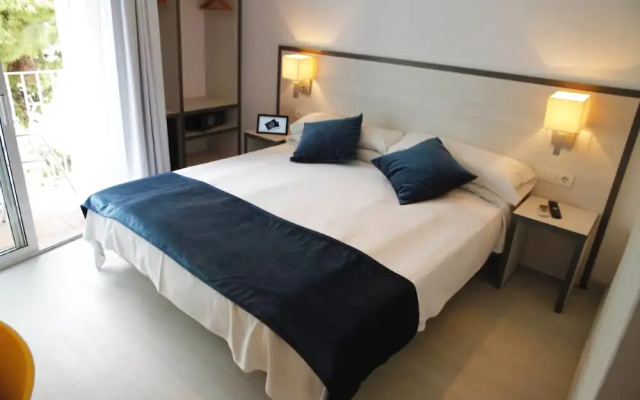 Parrots Sitges Hotel