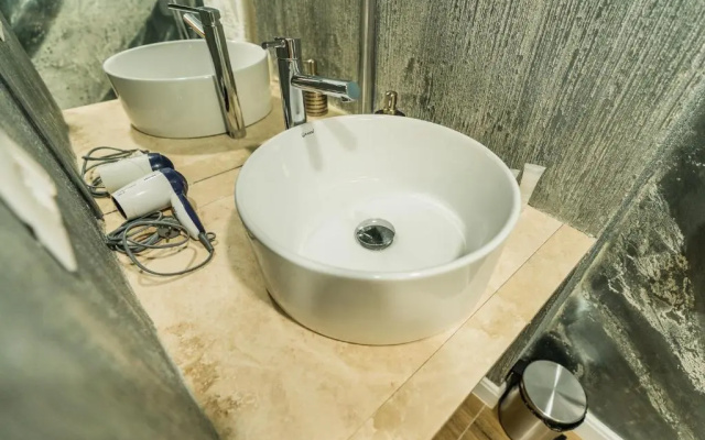 Sandor Apartment