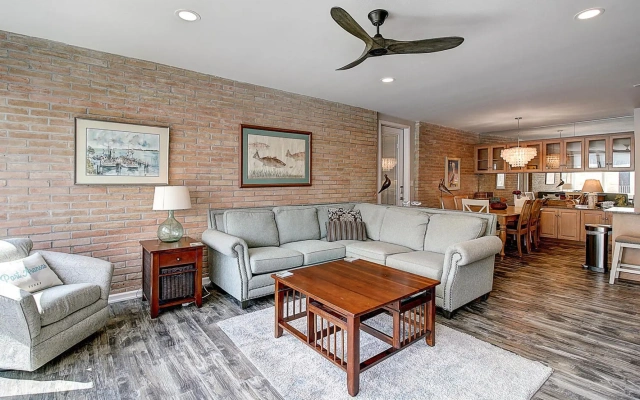 Channelview 213