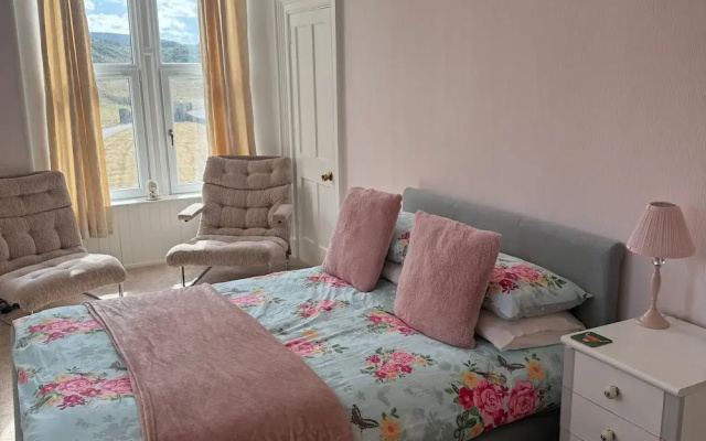 Strathlene House Retreat - 5 Bedrooms