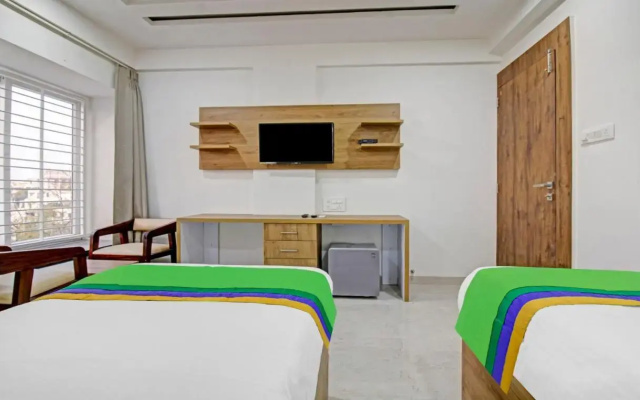 Treebo Chandraprasth Residency