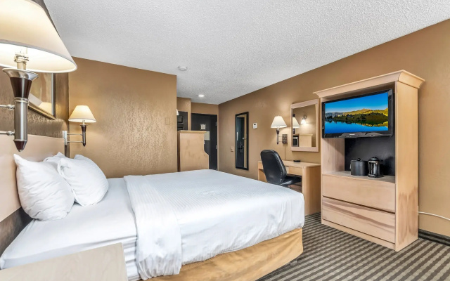Seven Oaks Hotel Regina, SureStay Collection by Best Western