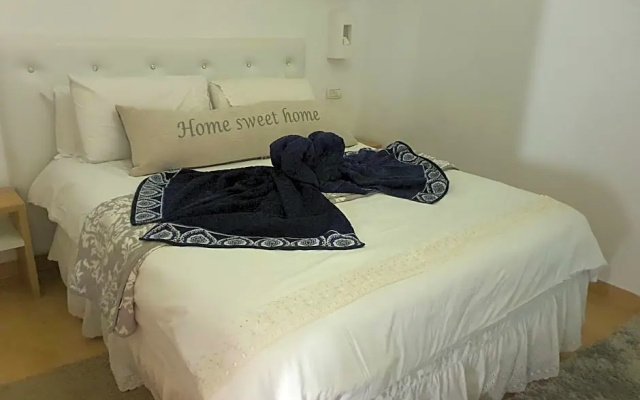 Zimmer Belev HaKikar- Dead sea