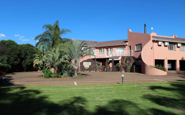 El Gran Chaparral Guest House