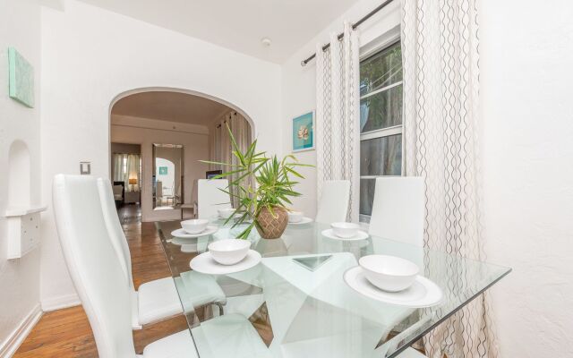 L’Etoile Apartments Part of the Oasis Casita Collection