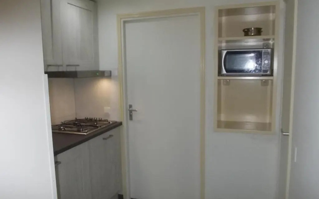 Apartment + Studios Insulinde