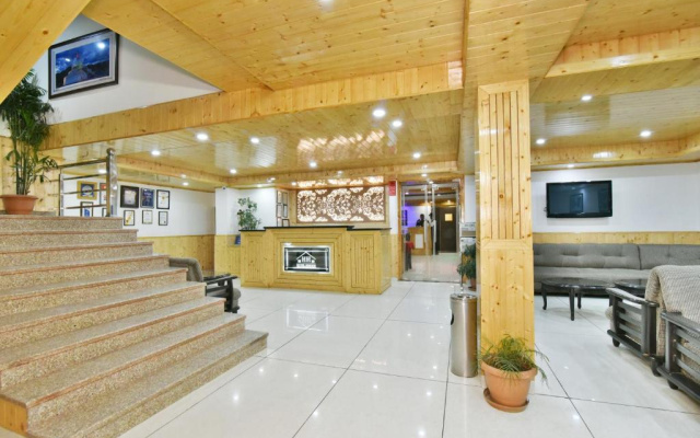 Hotel Himgiri Manali