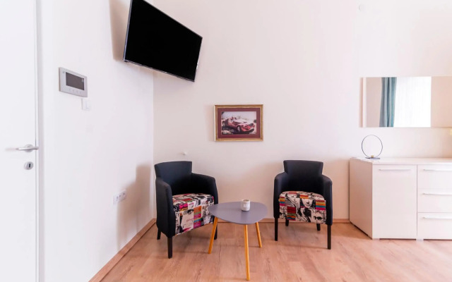 Jevrejska-Central Studio with Free Parking