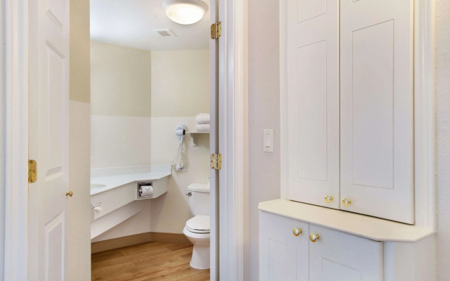 La Quinta Inn & Suites by Wyndham Ft. Lauderdale Airport