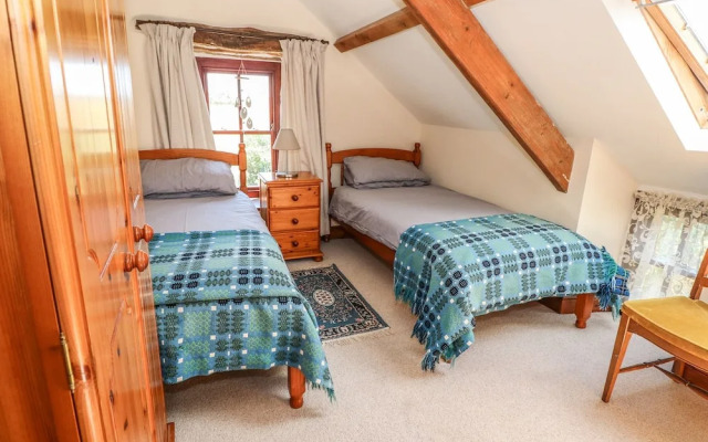 Gwryd Bach Farmhouse