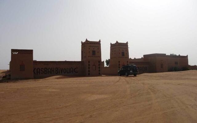 Отель Kasbah Bivouac Lahmada Марокко, Мерзуга - отзывы, цены и фото номеров - забронировать отель Kasbah Bivouac Lahmada онлайн вид на фасад