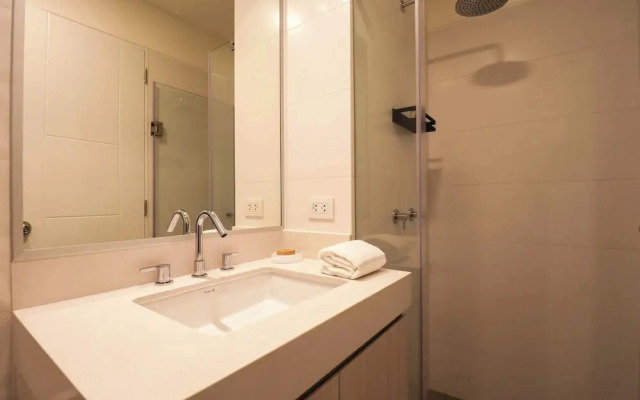 w Sensational 2BR in Miraflores w Balcony