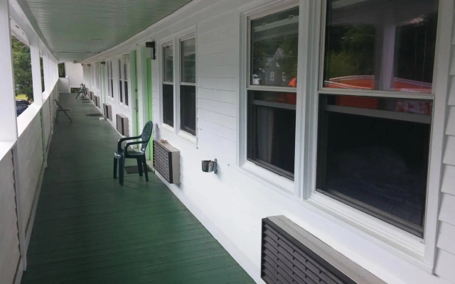 Clinton Motor Inn