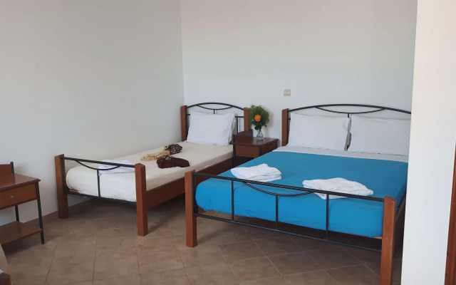 Depis Plaka Studios Naxos