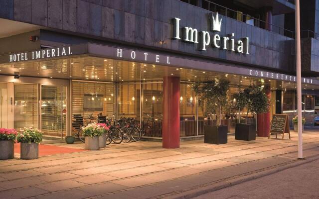 Imperial Hotel вид на фасад