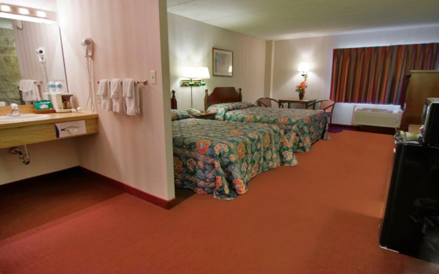 Voyageur Inn and Conference Center