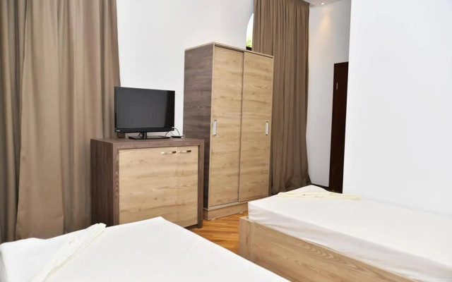 Сити Отель (City Hotel)