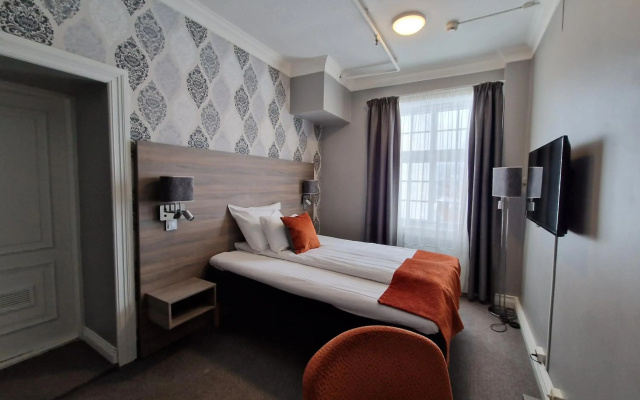 Dr. Holms Hotel